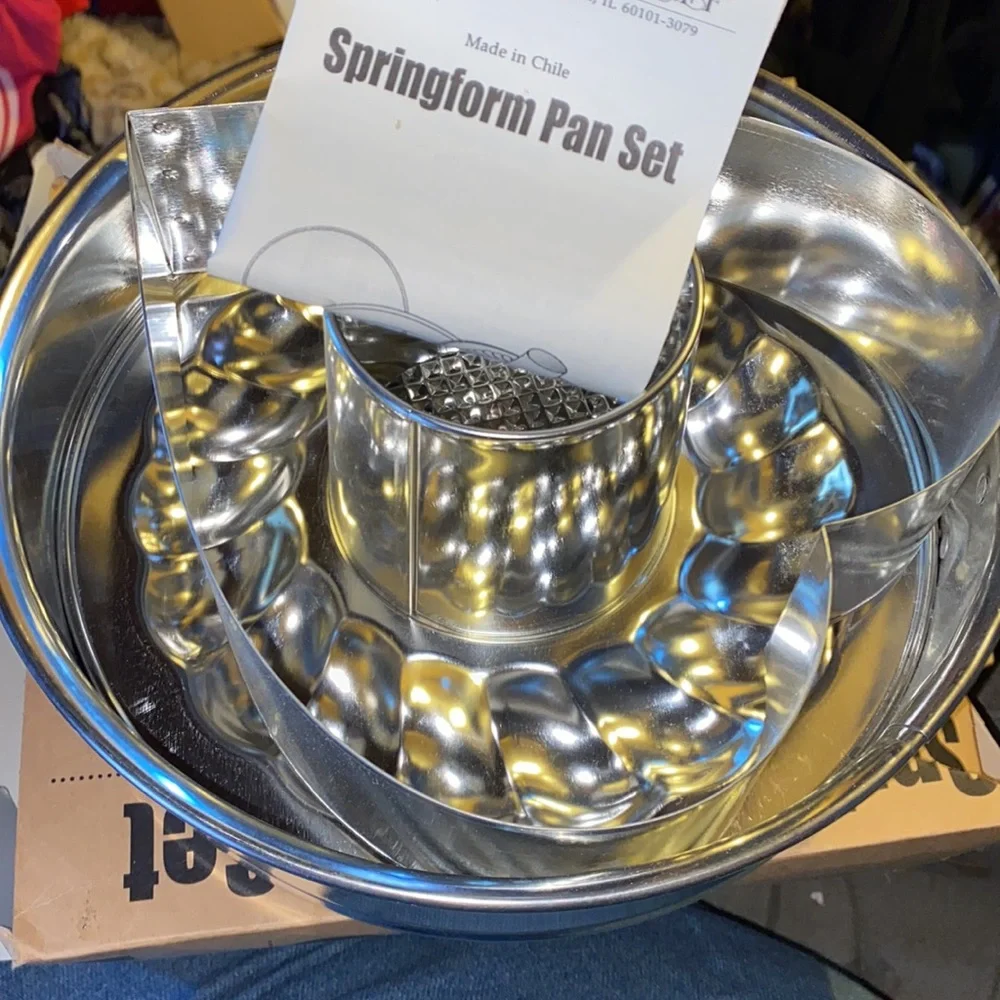 The Pampered Chef Springform Pan set NWT #1540